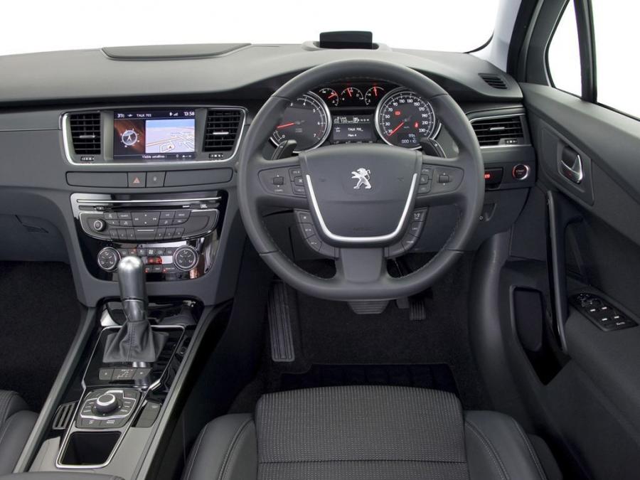 Peugeot 508 2011 года  (ZA) (фото 7 из 8)
